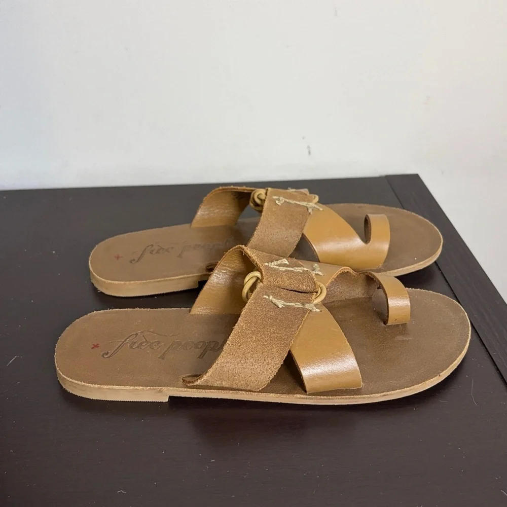 Free People Sophie slip on leather sandals brown toe loop tie detail Sz 37